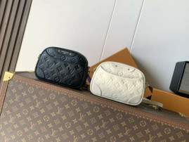 Picture of Louis Vuitton Handbags _SKUfw216498971fw